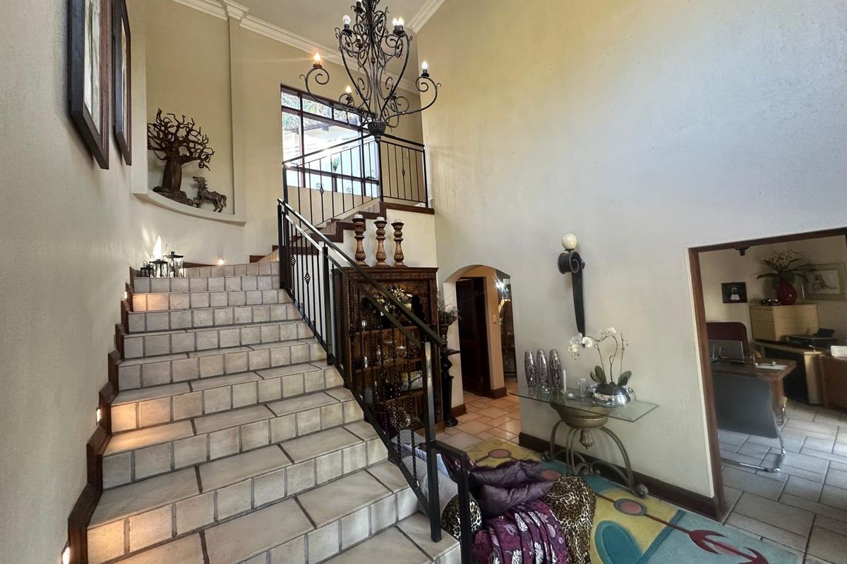 4 Bedroom Luxury Home in Matumi Golf Estate - Photo 2