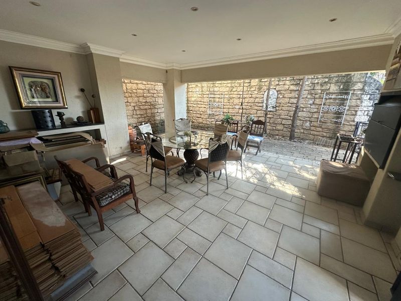 4 Bedroom Luxury Home in Matumi Golf Estate - Photo 10