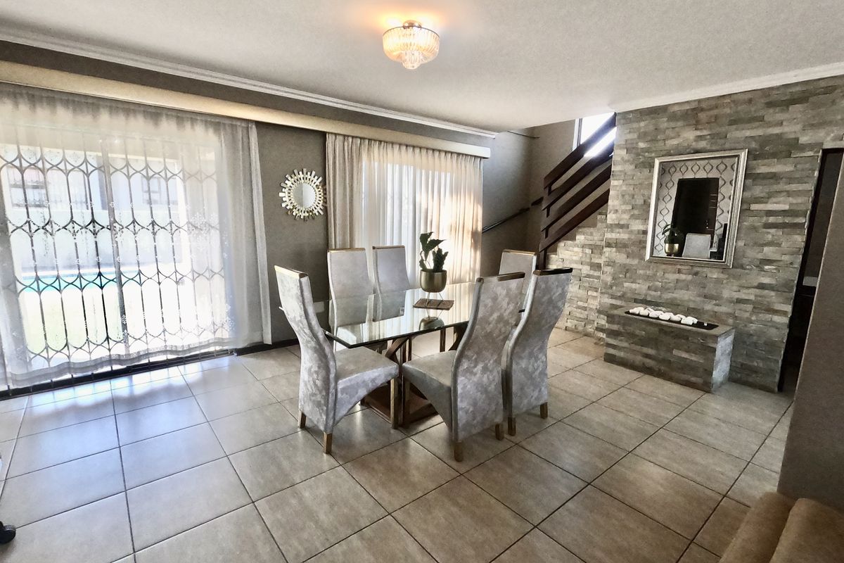 MODERN Oasis with Pool, Gated Driveway & Spacious Living. - Photo 4