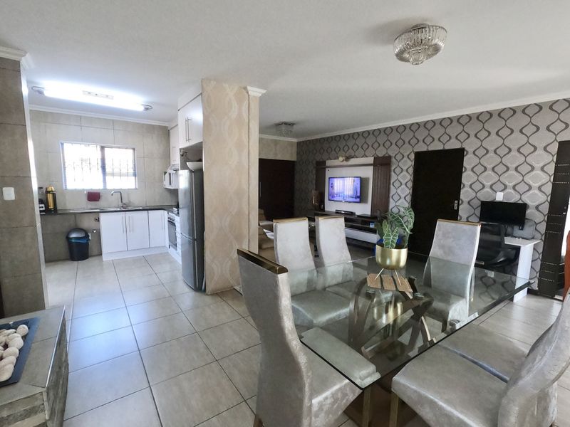 MODERN Oasis with Pool, Gated Driveway & Spacious Living. - Photo 9