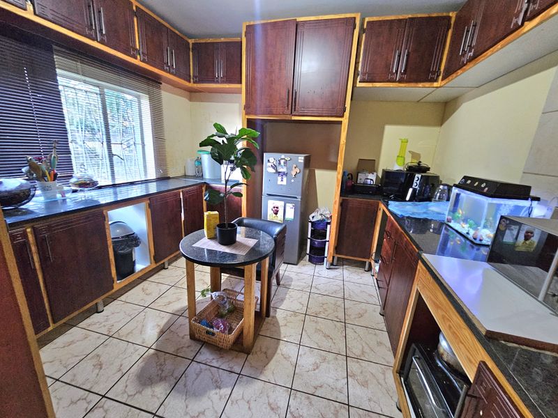3 bedroom house for sale, in Louis Trichardt - Photo 4