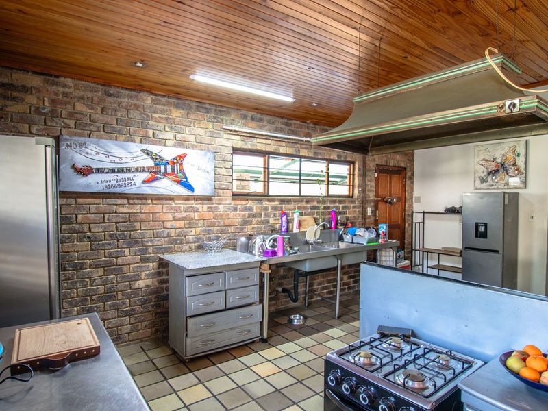 Starting to bid from R1 999 000!!! Live Online Auction! Non-Distressed Auction - Photo 5