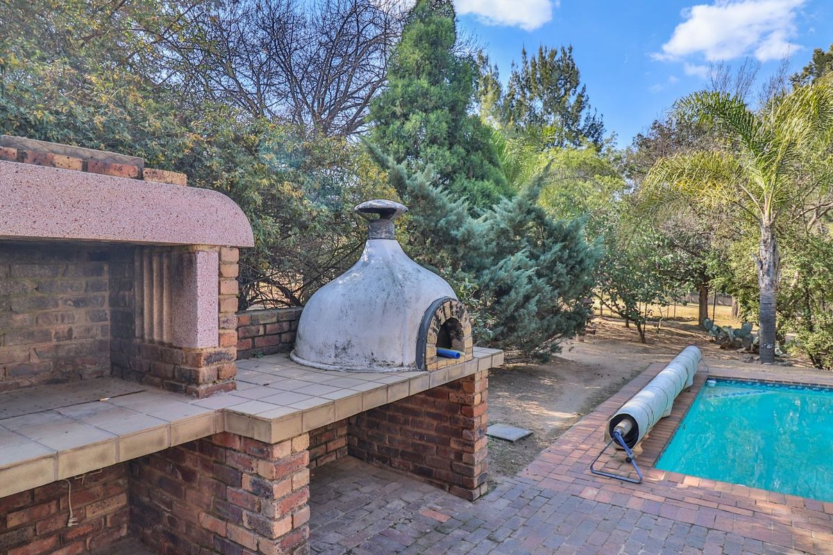 Starting to bid from R1 999 000!!! Live Online Auction! Non-Distressed Auction - Photo 4