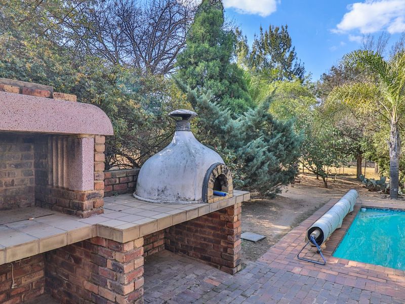 Starting to bid from R1 999 000!!! Live Online Auction! Non-Distressed Auction - Photo 4