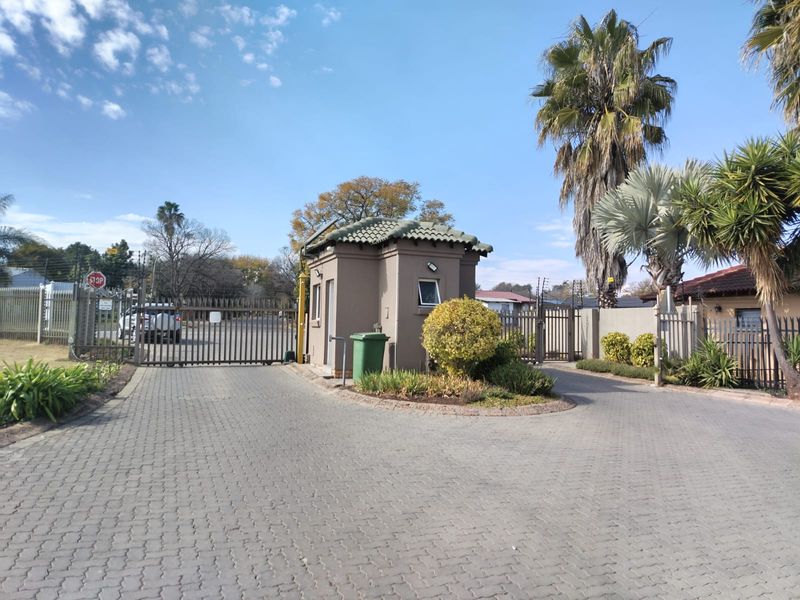 Discover 500m2 of prime vacant land in Safari Park, Brits—your canvas for a dream property awaits! - Photo 6