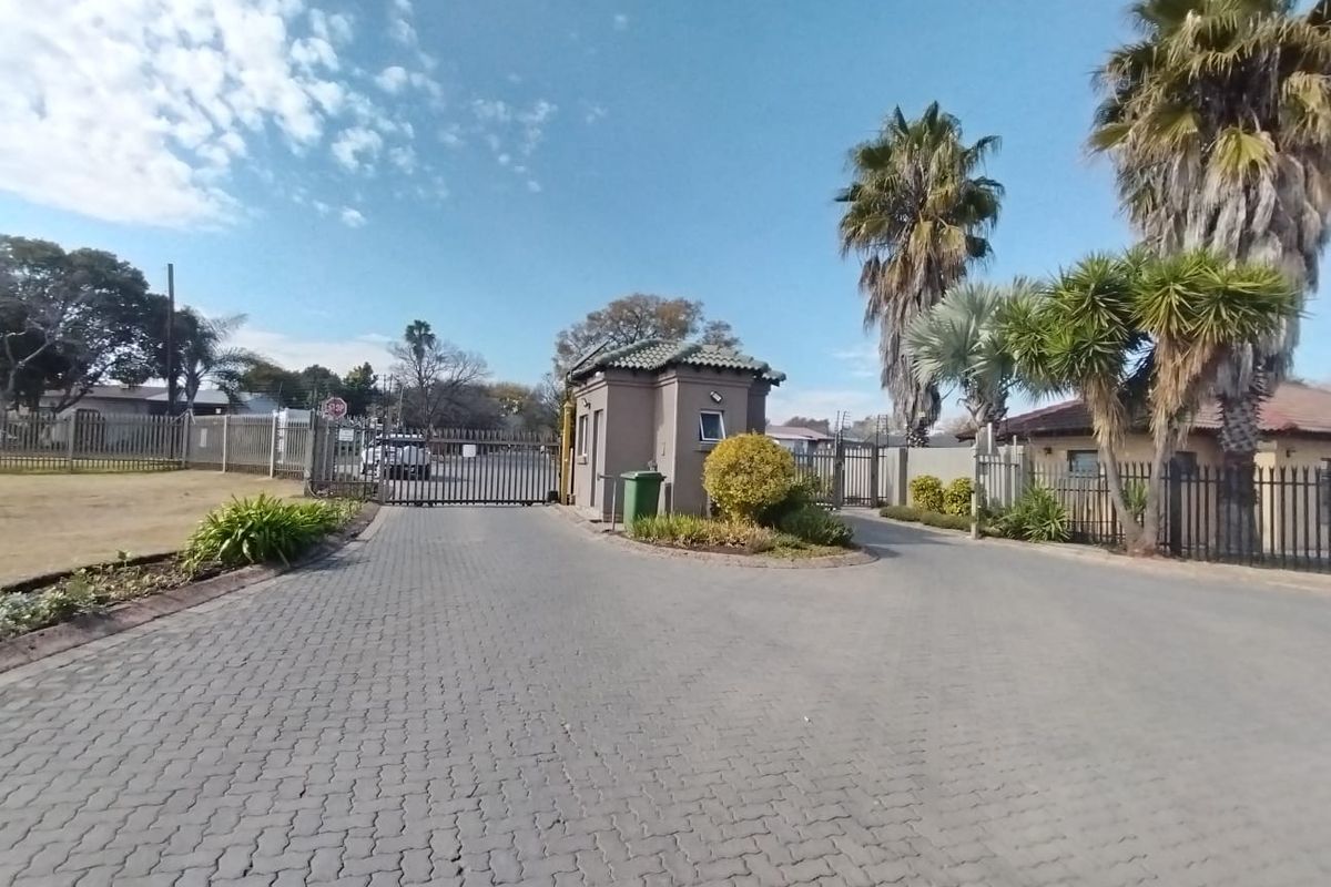 Discover 500m2 of prime vacant land in Safari Park, Brits—your canvas for a dream property awaits! - Photo 5