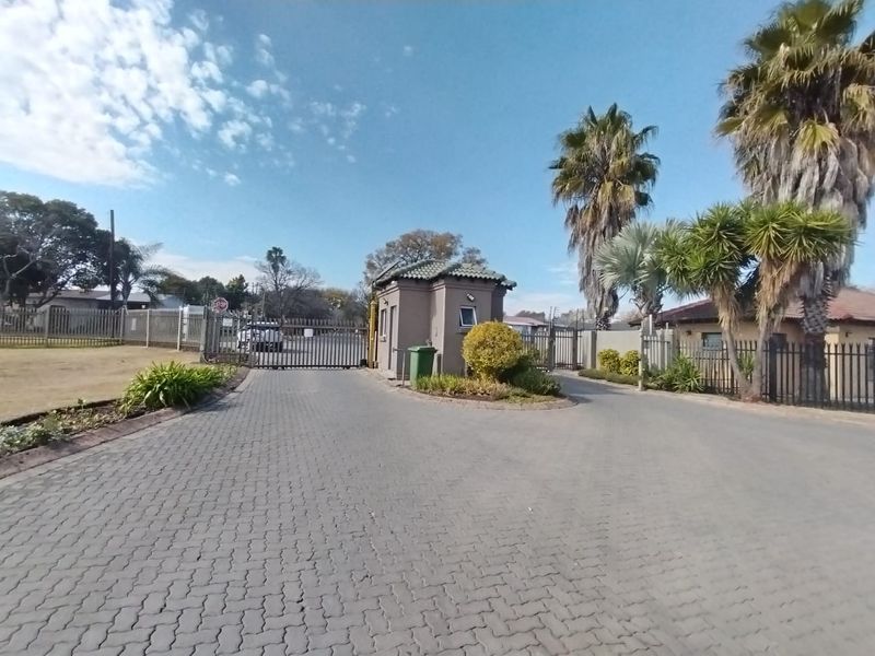 Discover 500m2 of prime vacant land in Safari Park, Brits—your canvas for a dream property awaits! - Photo 5