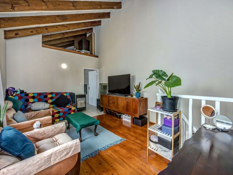 Stylish 2-Bed, 2-Bath Loft Apartment with Views & Braai Patio – Prime Location! - Photo 9