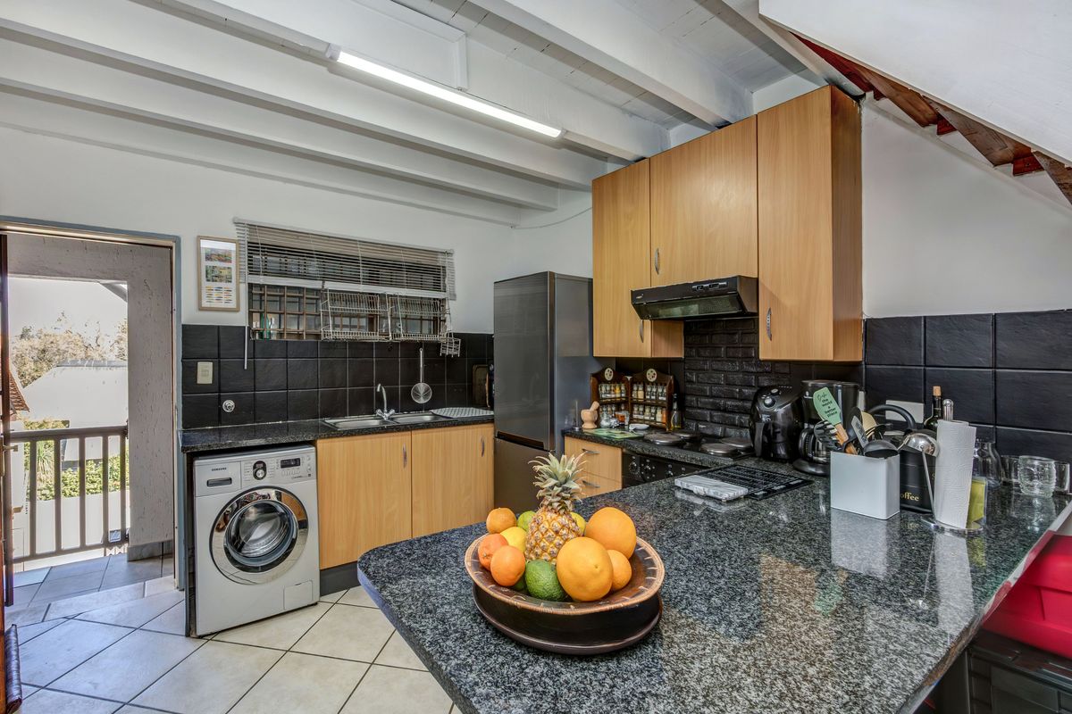 Stylish 2-Bed, 2-Bath Loft Apartment with Views & Braai Patio – Prime Location! - Photo 3