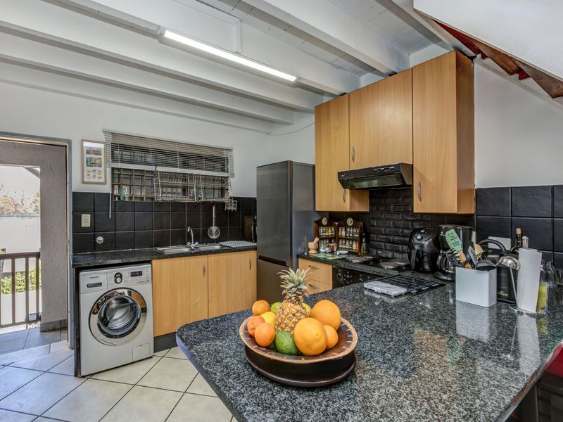 Stylish 2-Bed, 2-Bath Loft Apartment with Views & Braai Patio – Prime Location! - Photo 3