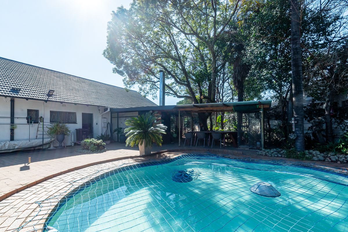 3 Bedroom house with 2 Bedroom Flatlet for sale - Photo 2