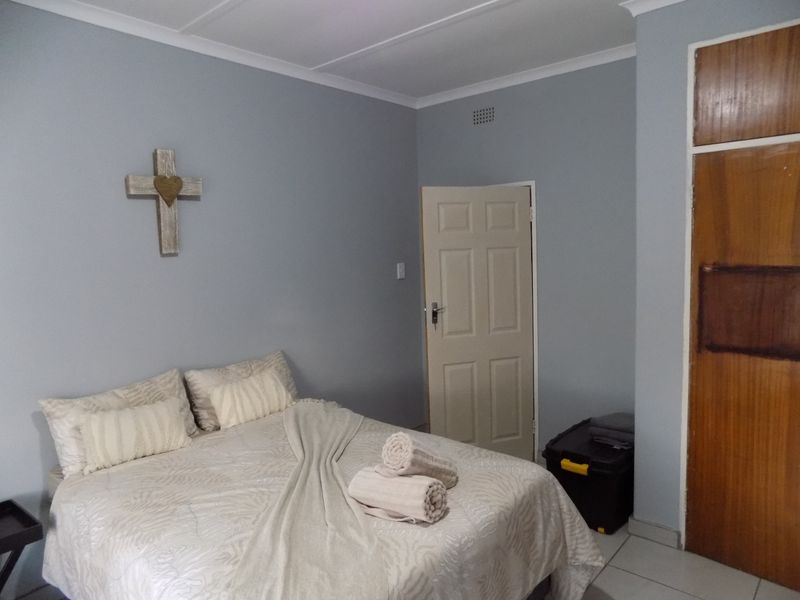 Spacious Family home for sale in Ventersdorp - Photo 9