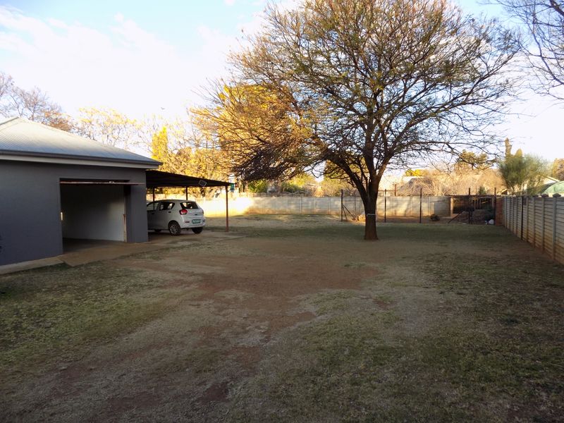 Spacious Family home for sale in Ventersdorp - Photo 3