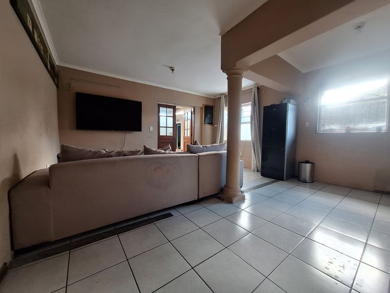 A property with limitless potential. - Photo 4