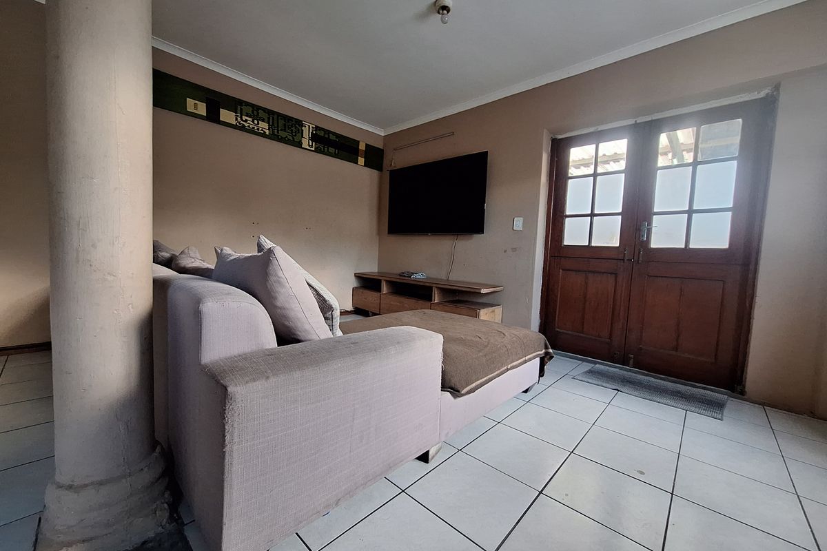 A property with limitless potential. - Photo 2