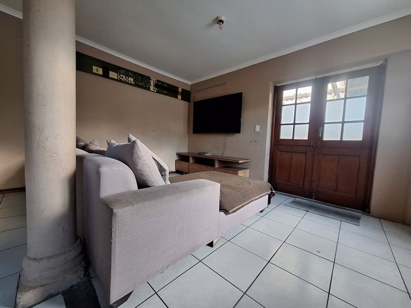 A property with limitless potential. - Photo 2