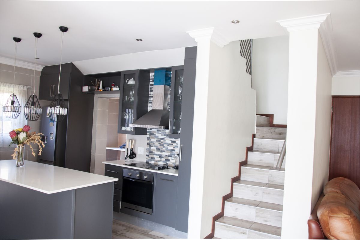 Stylish, Modern Living – Your Dream Home Awaits! - Photo 5