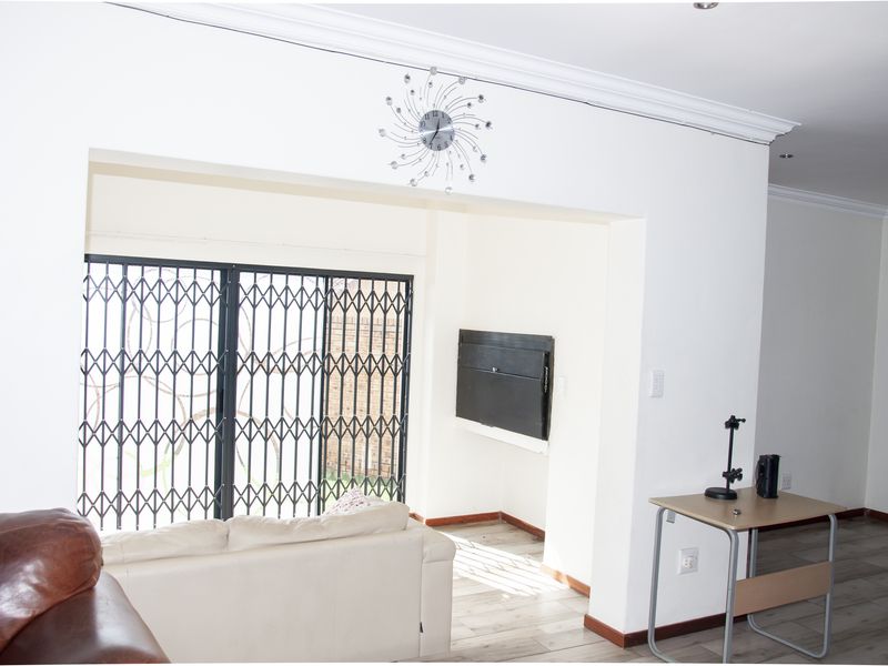 Stylish, Modern Living – Your Dream Home Awaits! - Photo 8