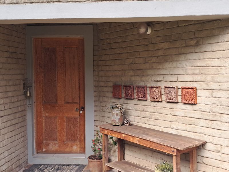 Exclusive area, Modern and spacious with Granny flat attached to main house - Photo 3