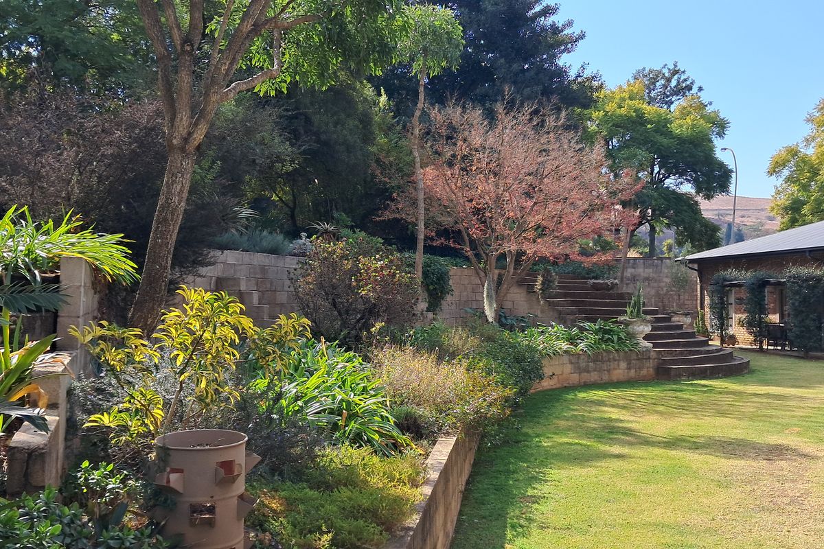 Exclusive area, Modern and spacious with Granny flat attached to main house - Photo 5