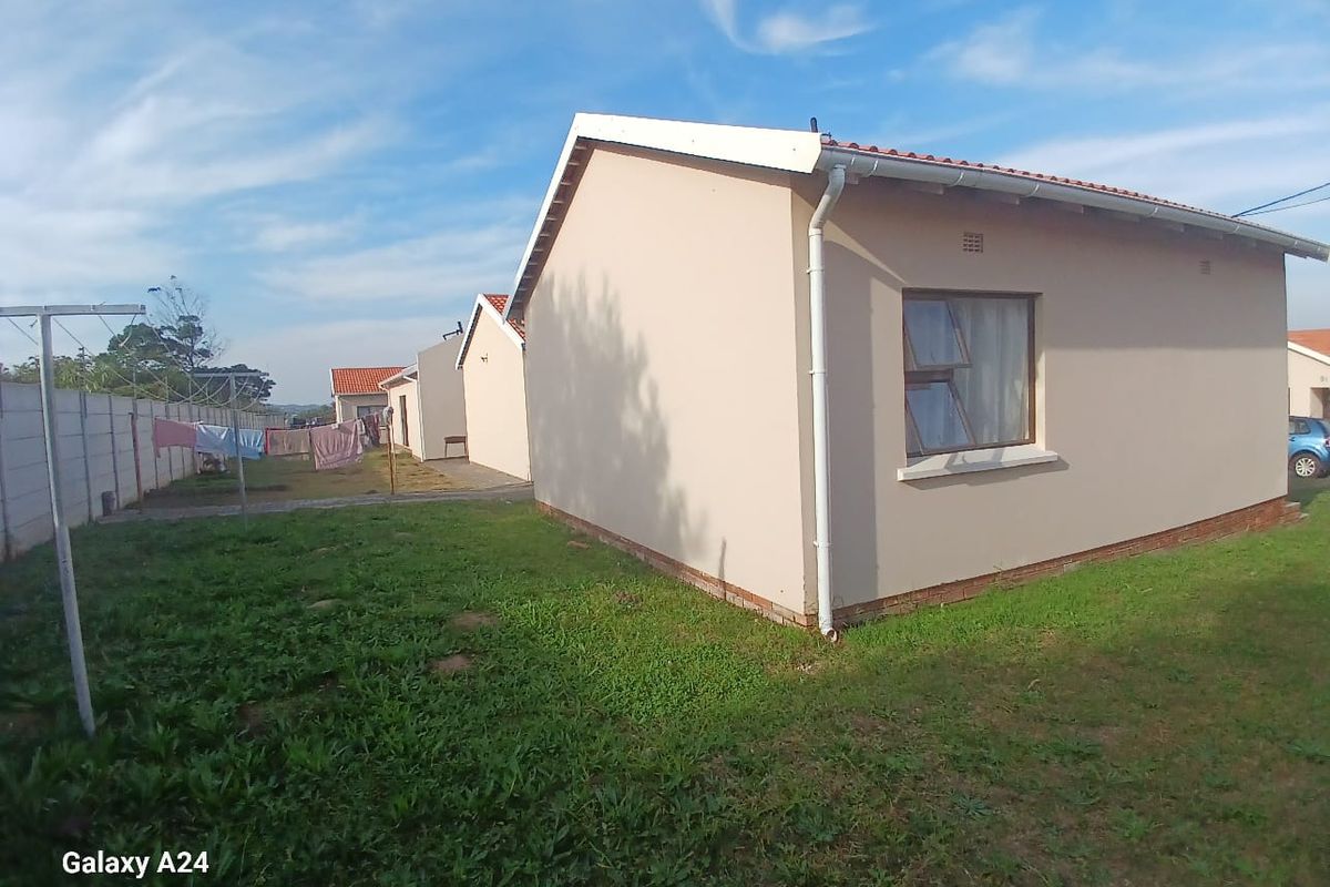 2 Bedroom house in a secure estate, in East London - Photo 4