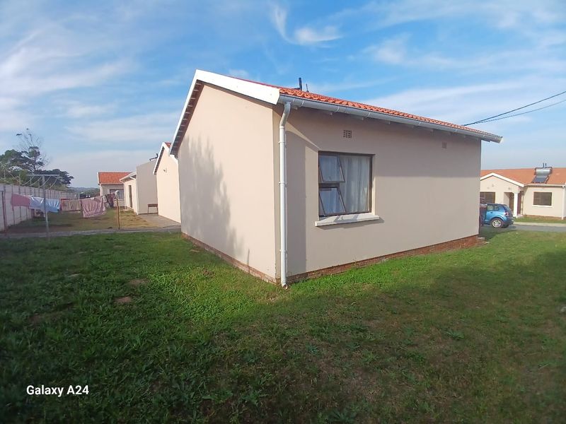 2 Bedroom house in a secure estate, in East London - Photo 5