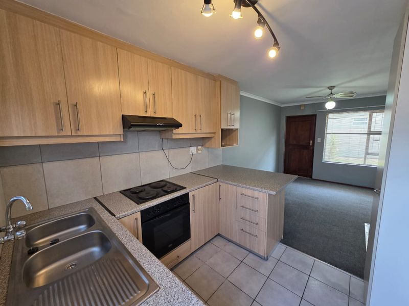 Renovated 1-bedroom ground floor apartment - Photo 1