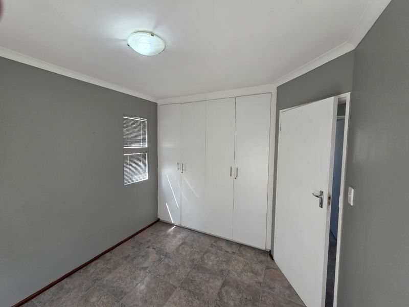 Renovated 1-bedroom ground floor apartment - Photo 4