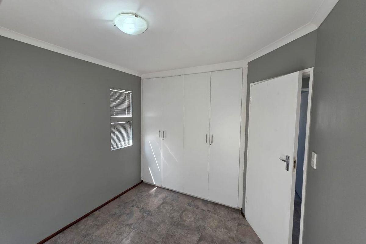 Renovated 1-bedroom ground floor apartment - Photo 4