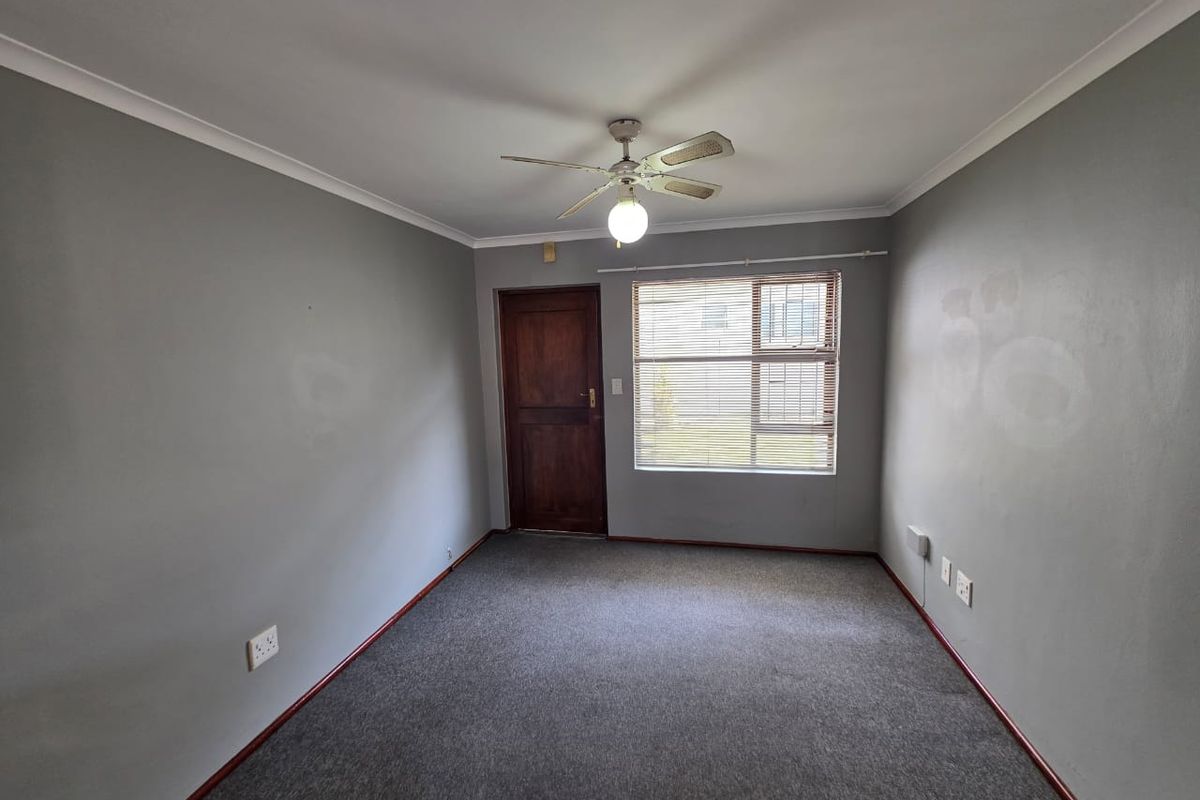 Renovated 1-bedroom ground floor apartment - Photo 2