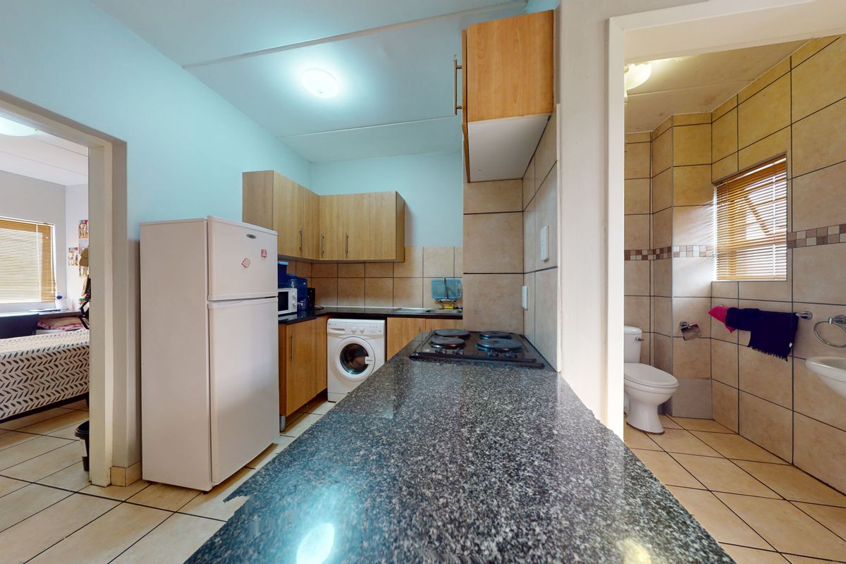 For Sale: 3 Bedroom Flat in Secure Complex at The  Bult area - Photo 4