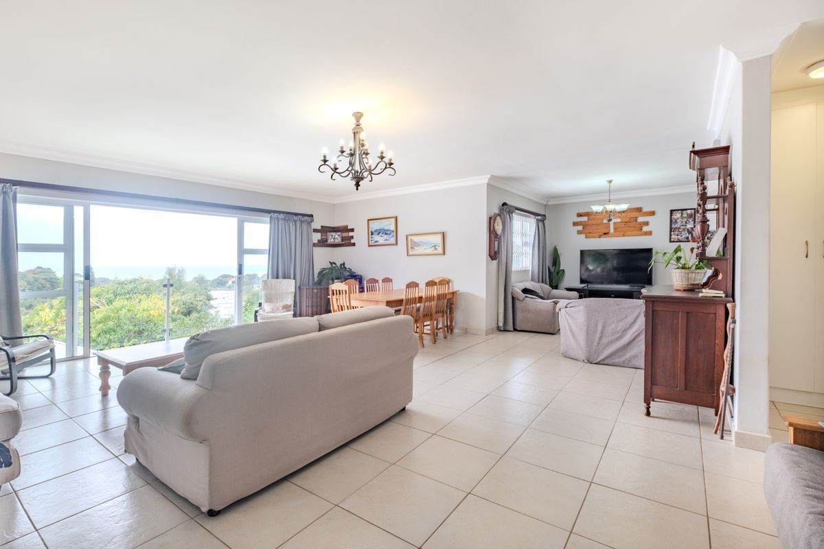 3 Bedrooms En-Suite with Stunning Sea Views in Secure Gated Complex - Photo 2