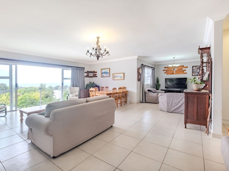 3 Bedrooms En-Suite with Stunning Sea Views in Secure Gated Complex - Photo 2