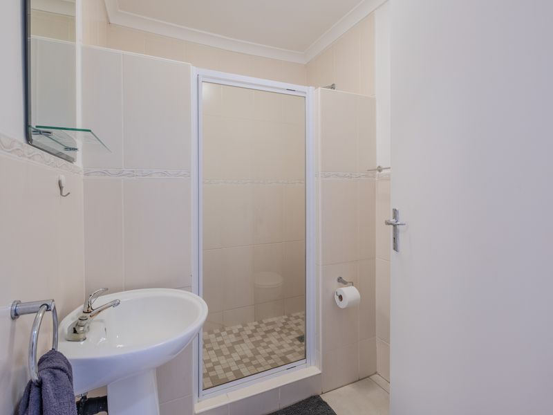 3 Bedrooms En-Suite with Stunning Sea Views in Secure Gated Complex - Photo 9