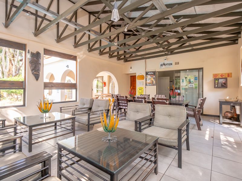 Property with many different business opportunit with great visibility - Photo 8