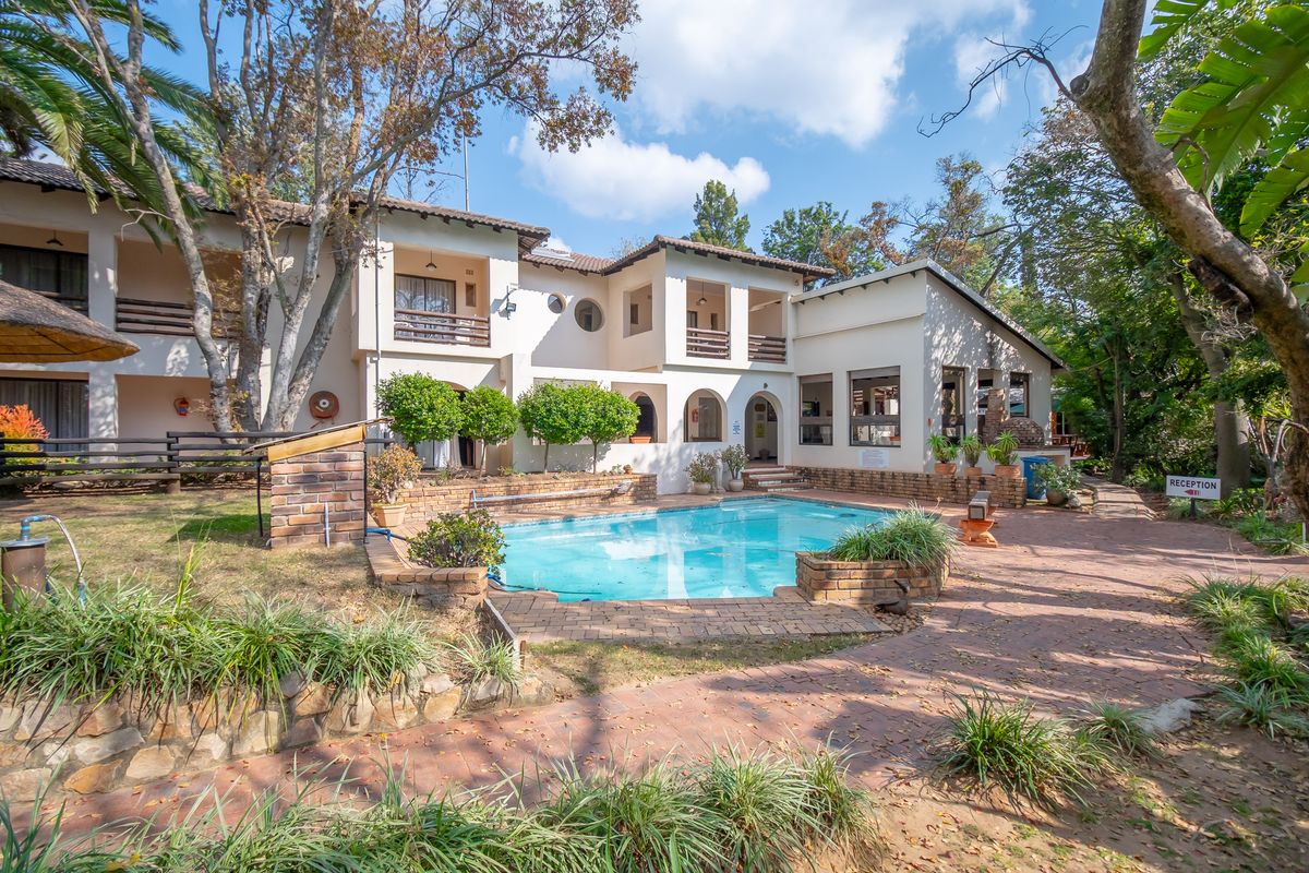 Property with many different business opportunit with great visibility - Photo 4