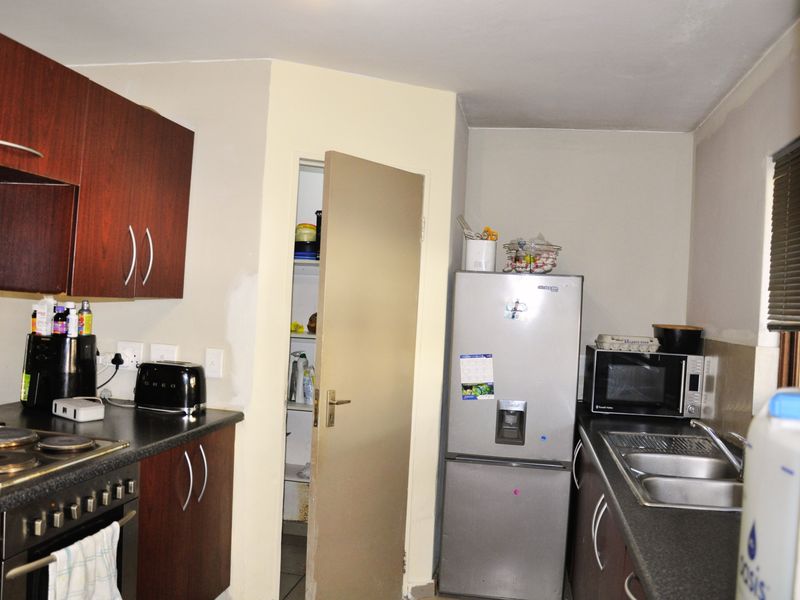 Warm, Wonderful, Convenient Home in Waterfall Heights - Photo 2