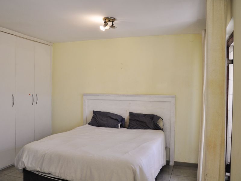 Warm, Wonderful, Convenient Home in Waterfall Heights - Photo 6