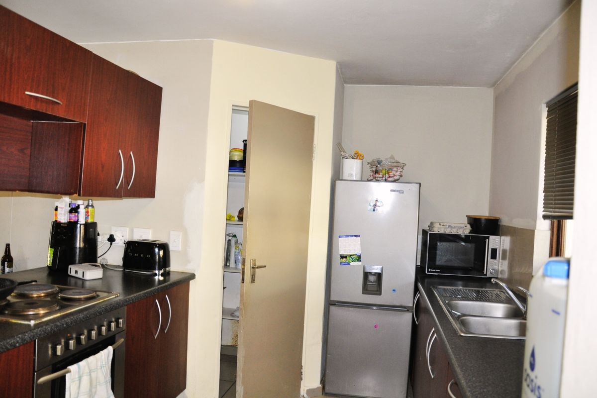 Warm, Wonderful, Convenient Home in Waterfall Heights - Photo 2