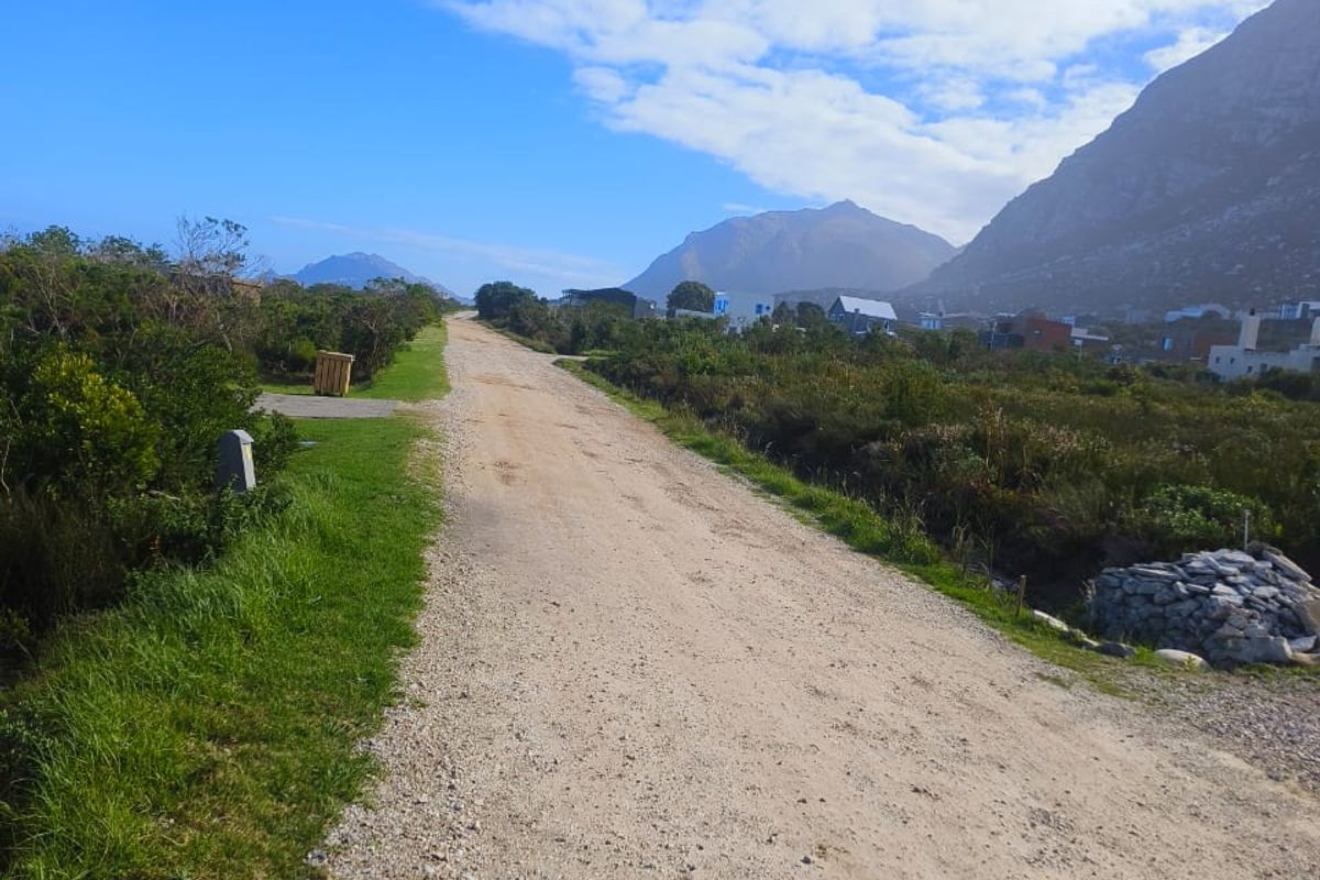 Rare 1338 m2 Plot in Sunny Seas, Betty's Bay — Build Your Coastal Dream - Photo 4