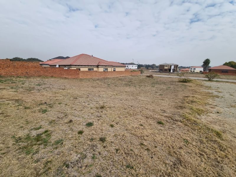 Prime Vacant Land in secure estate – Build Your Dream - Photo 5