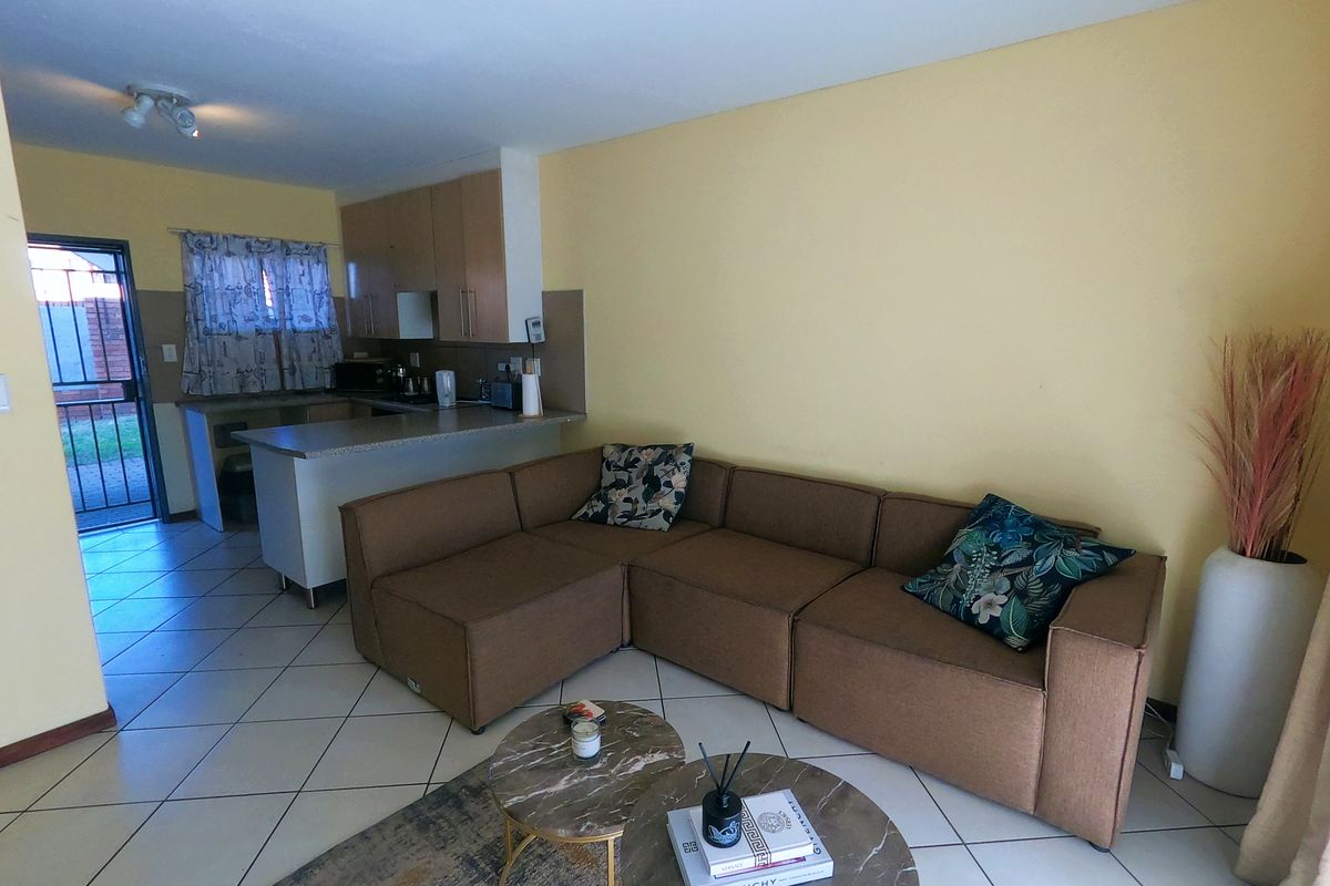 Starting to bid from R600 000.00 !!! Live Online Auction! Non-Distressed Auction - Photo 5