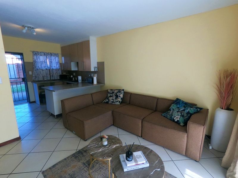 Starting to bid from R600 000.00 !!! Live Online Auction! Non-Distressed Auction - Photo 5