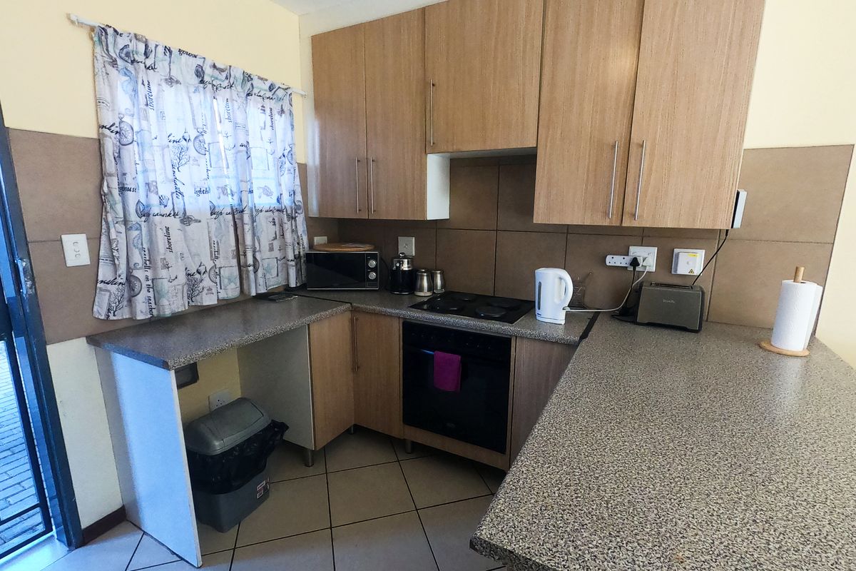 Starting to bid from R600 000.00 !!! Live Online Auction! Non-Distressed Auction - Photo 4