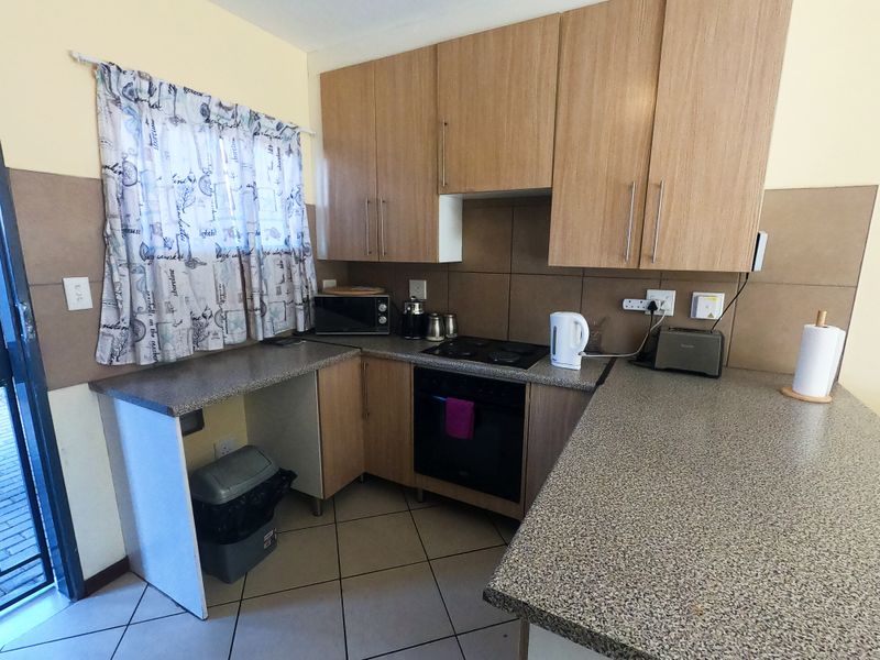 Starting to bid from R600 000.00 !!! Live Online Auction! Non-Distressed Auction - Photo 4