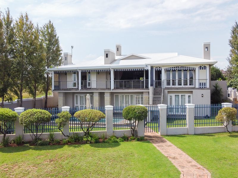 Executive Waterfront Retreat – Harbour Town Golf Estate, Vaal Marina - Photo 2