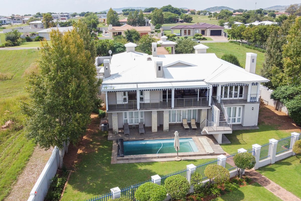 Executive Waterfront Retreat – Harbour Town Golf Estate, Vaal Marina - Photo 2