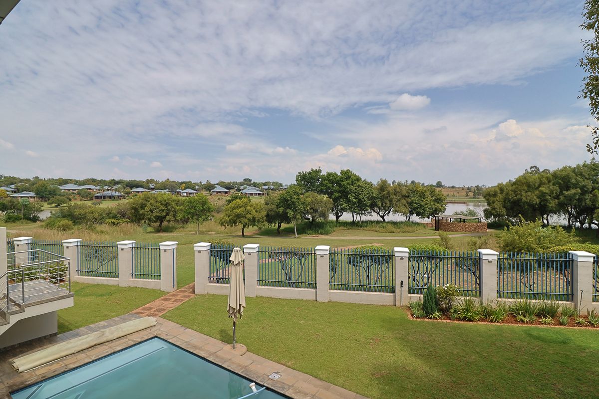 Executive Waterfront Retreat – Harbour Town Golf Estate, Vaal Marina - Photo 3