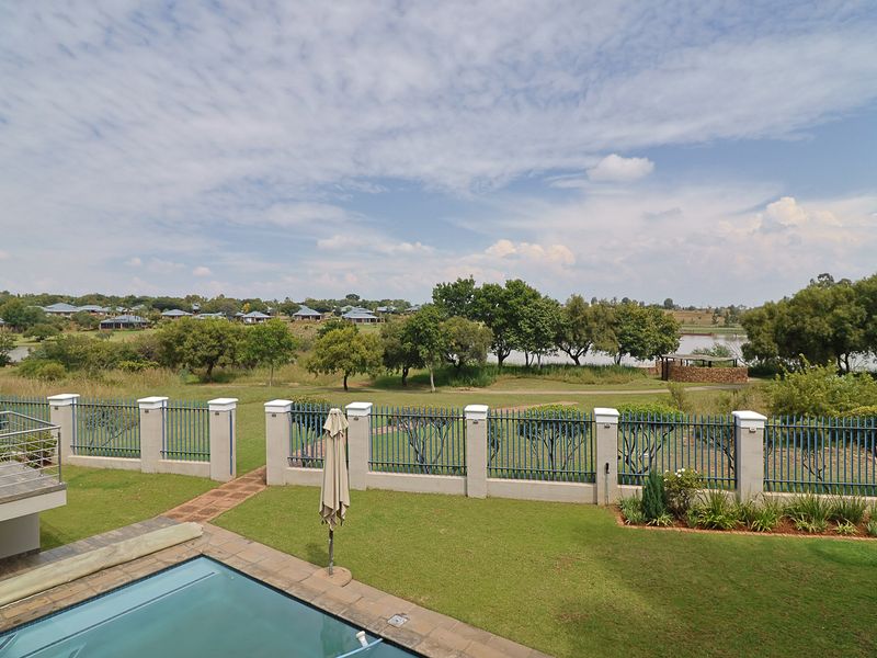 Executive Waterfront Retreat – Harbour Town Golf Estate, Vaal Marina - Photo 3