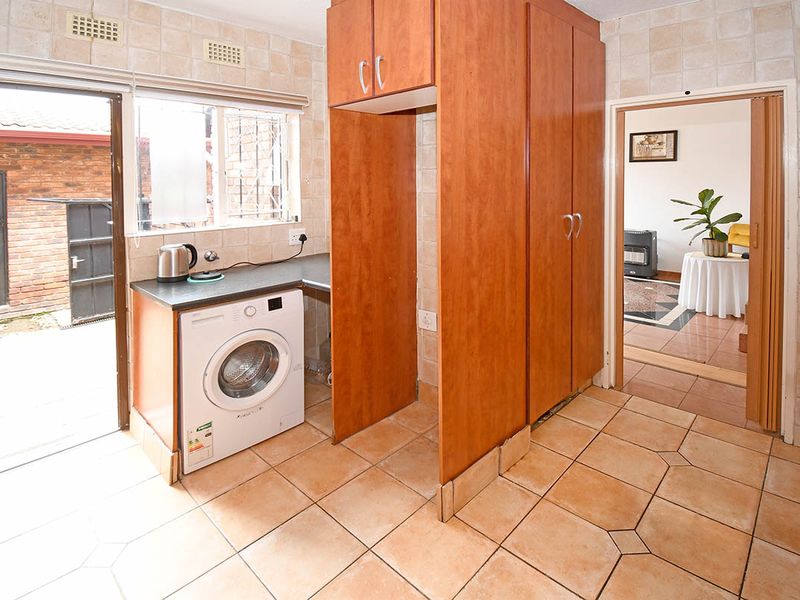 Your Dream Home Awaits! - Photo 5